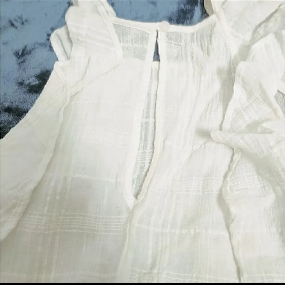 Universal Threads Cotton Ruffle Top - Picture 6 of 8